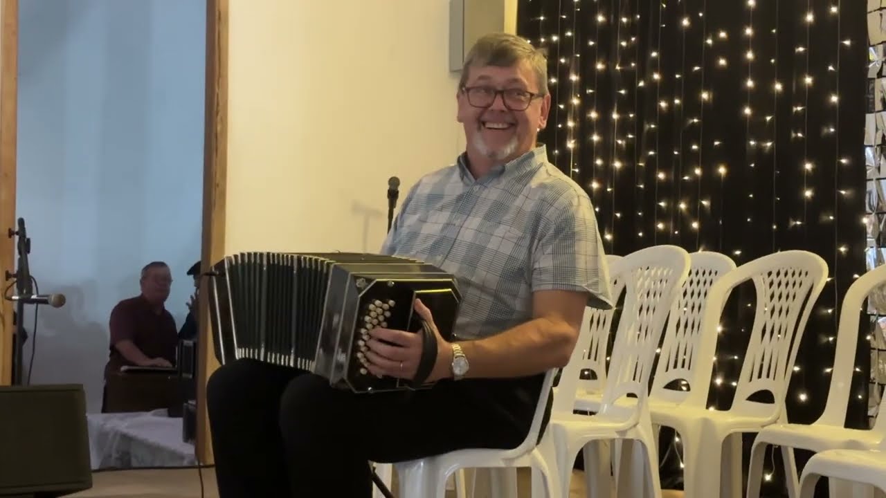 Potpourri  de valsa vienenses  e Saudades do Matão mestre MARCIO BROSOWSKY