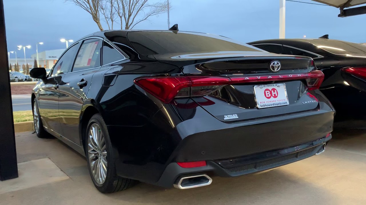Toyota Avalon 2019 в двух комплектациях