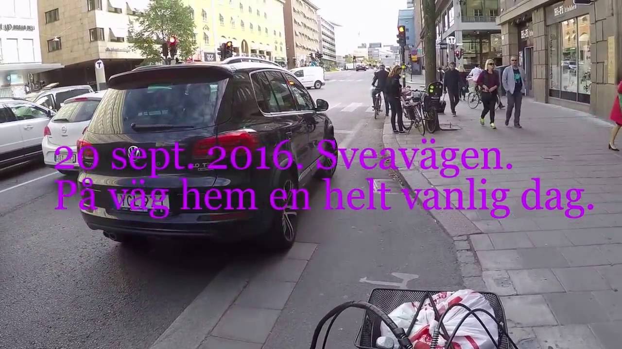 2016 09 20, Sveavägen, 3 bilar i c fält