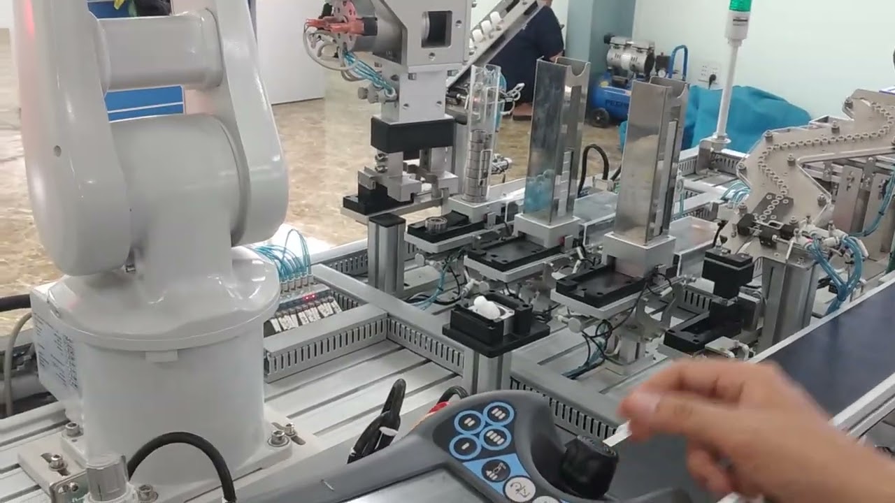 Lập trình gắp thả vật cho cánh tay robot ABB