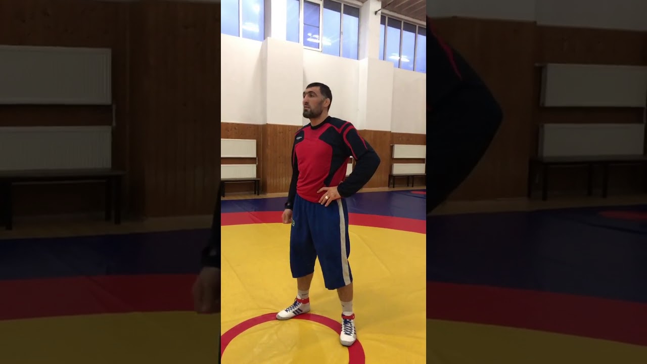 Бросок - показывает Рустам Ассакалов
