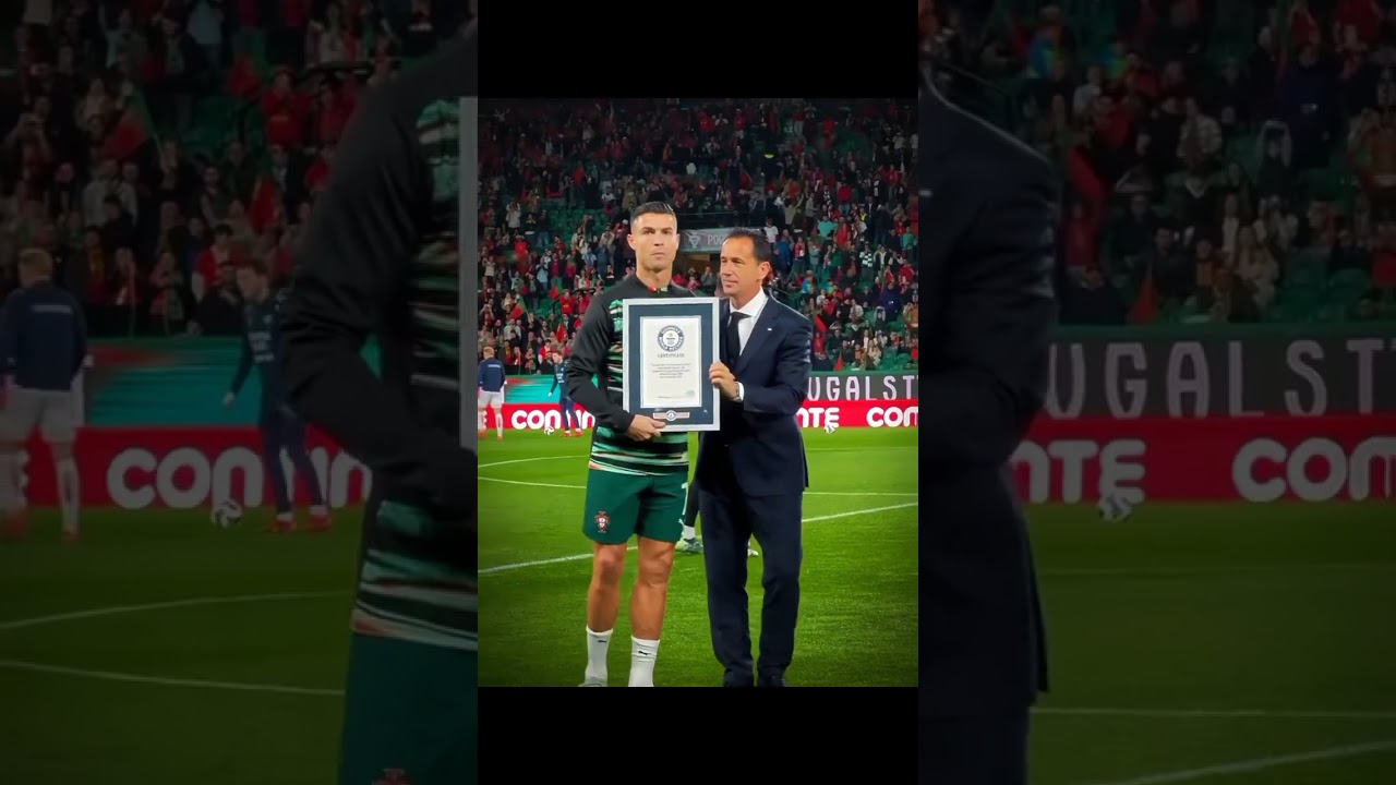 CR7 with new Guinness World Record ❤ 