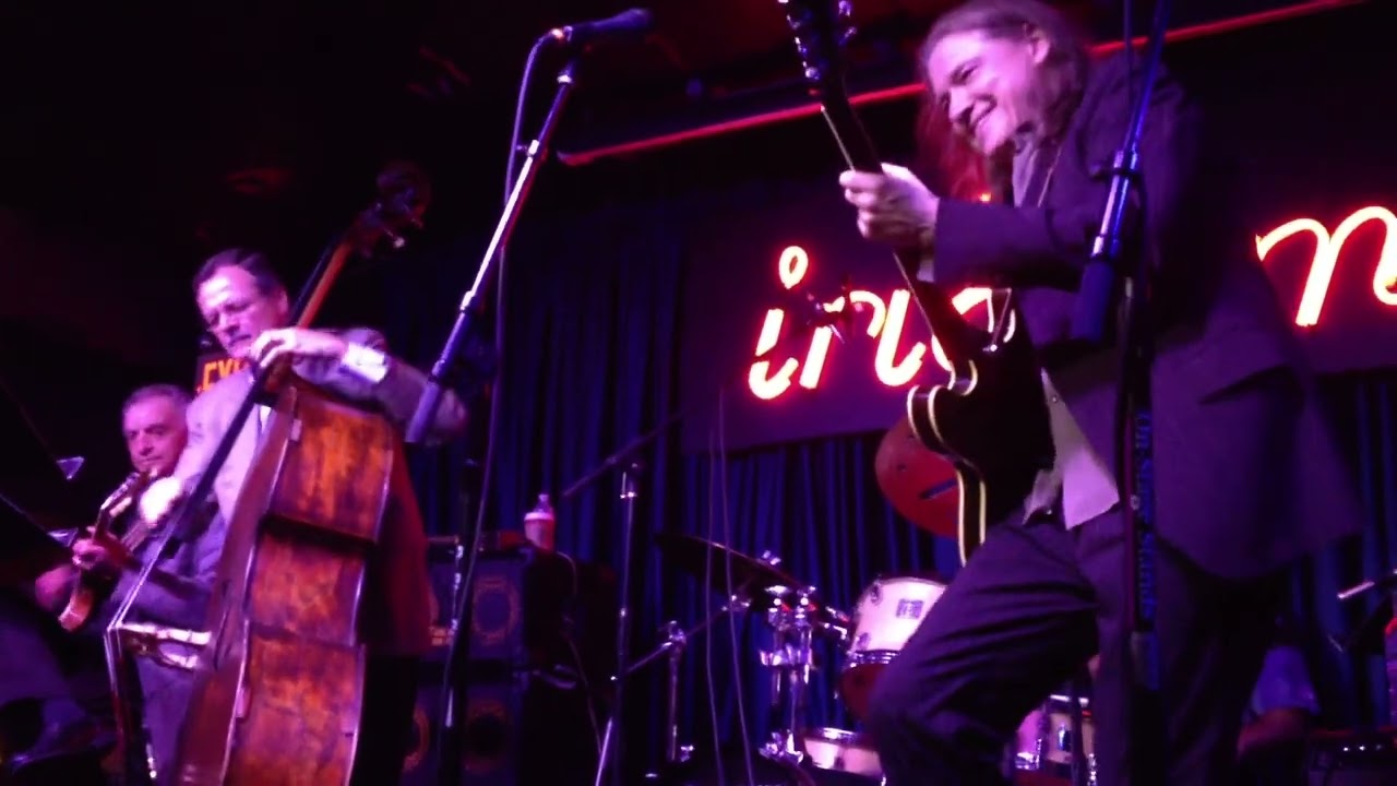 Robben Ford, no pedals.
