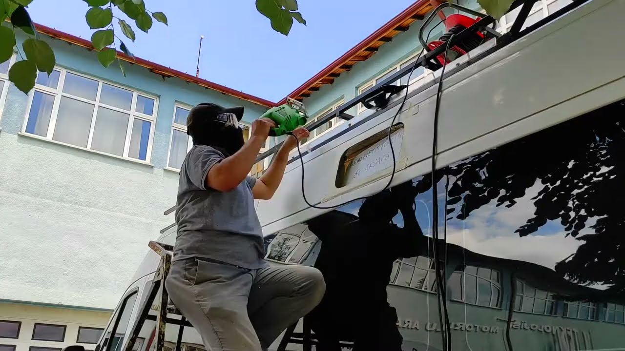 Banyo penceresi açma ve cam takma işlemi / DETAYLI KARAVAN YAPIMI