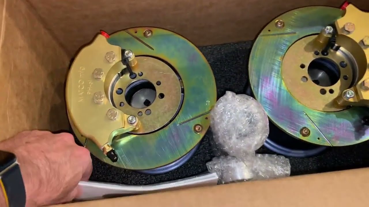 Vans RV 10  -  Unboxing Matco  Wheels/Brakes and Nose Wheel Installation