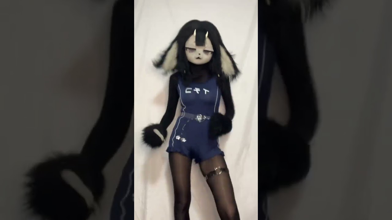 I accept custom orders for fursuit.Check my furheads on my web. The web link in my bio.