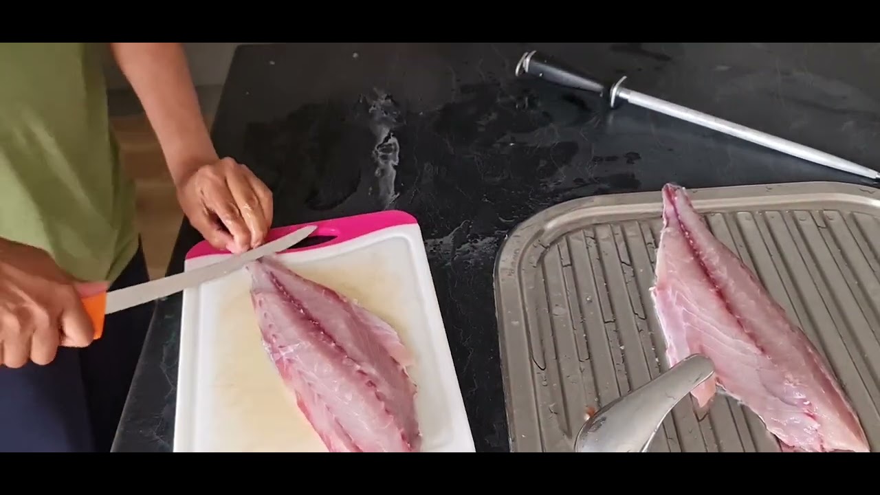 Filleting The Kahawai NZ