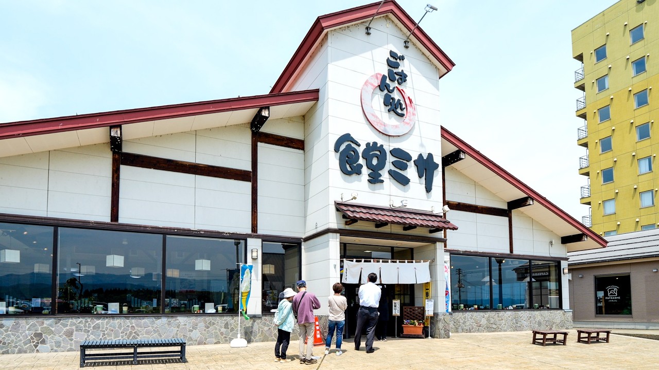新潟）年商２億円！１日１０００杯売れる怪物ラーメン食堂に密着丨Japanese Good Old Diner