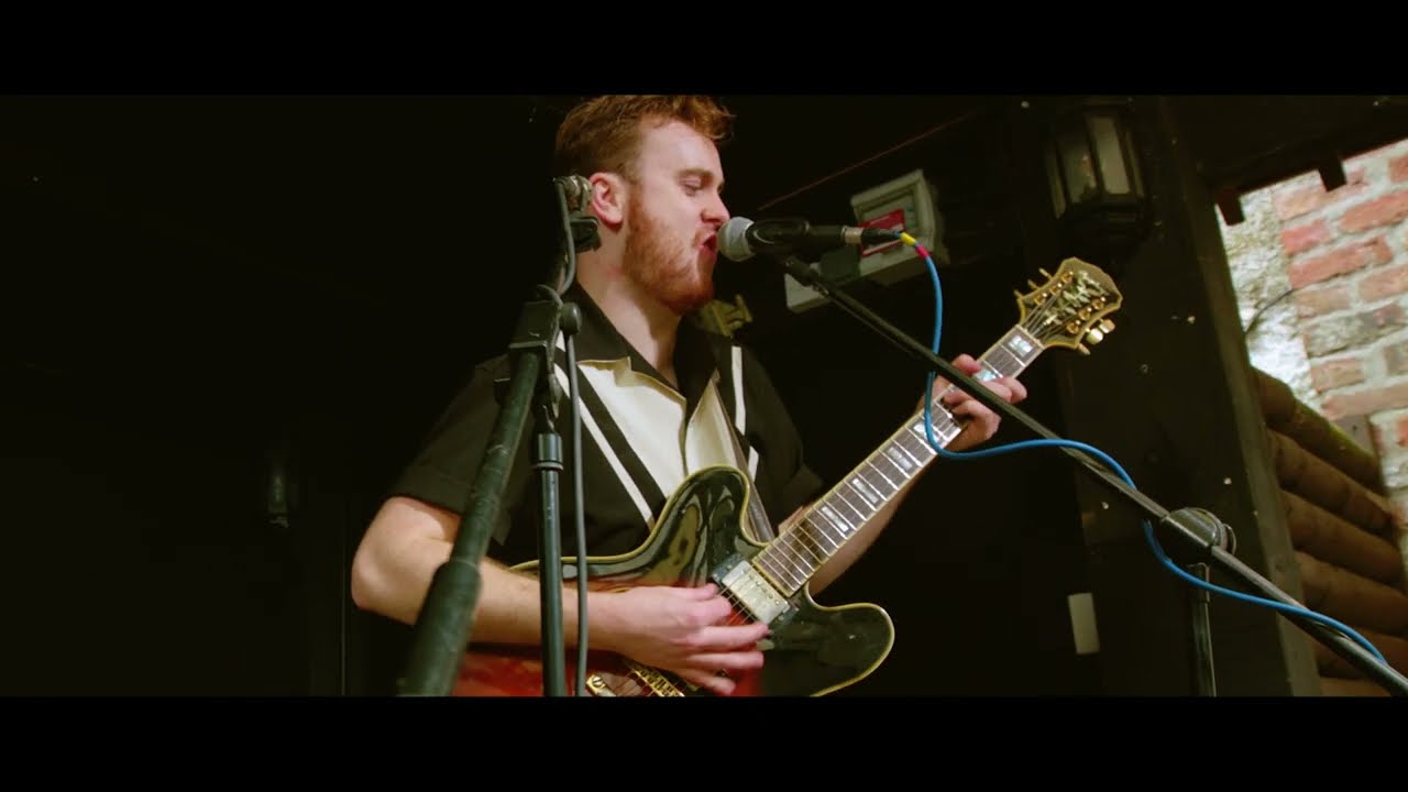 Delta Fuse - Would You Like That - Live At Bennigans