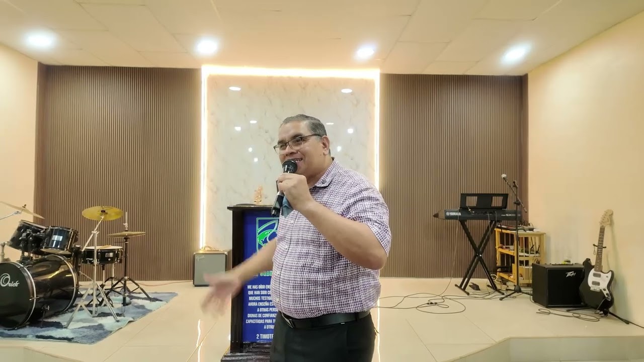 Pastor David Hernández 