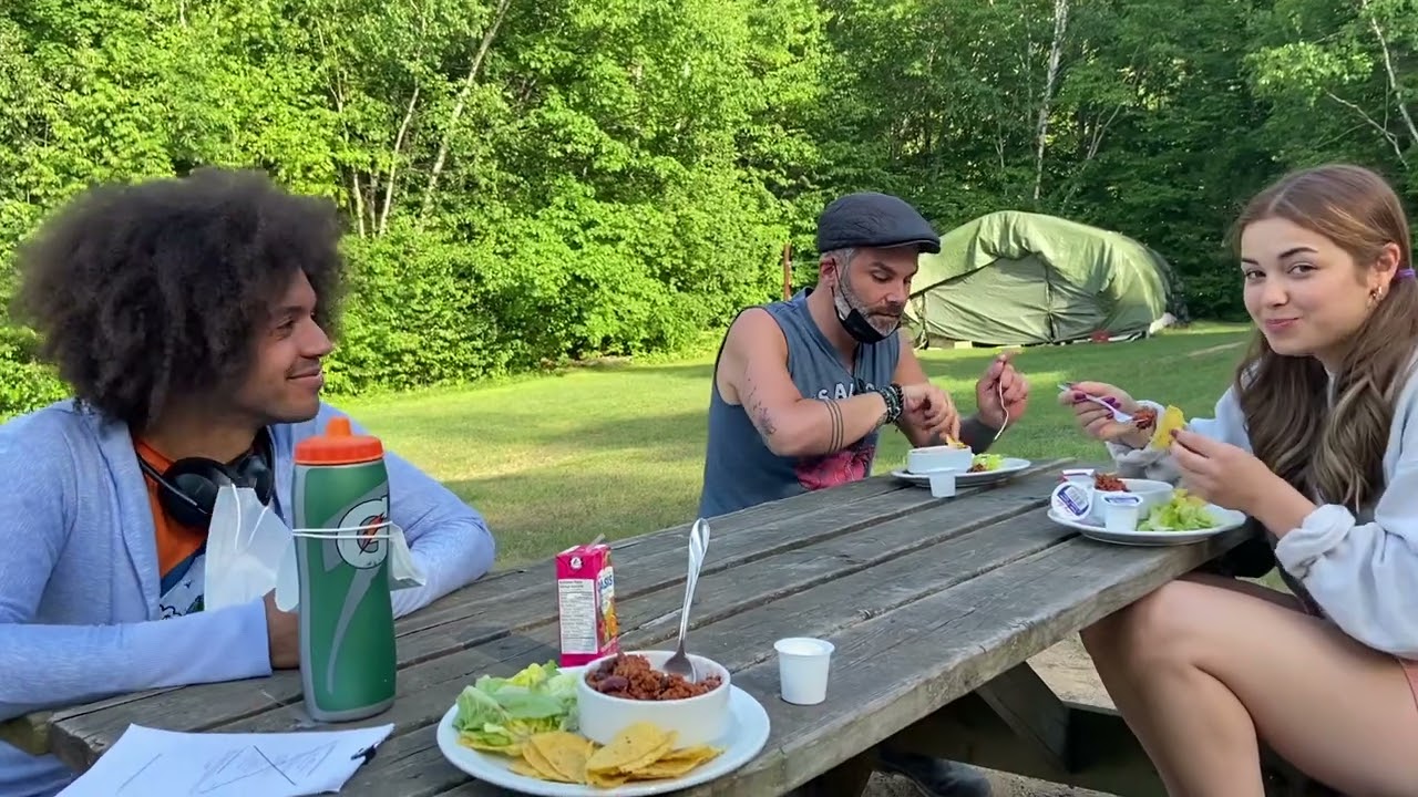 Vlog au camp, La vie compliquée de Léa Olivier