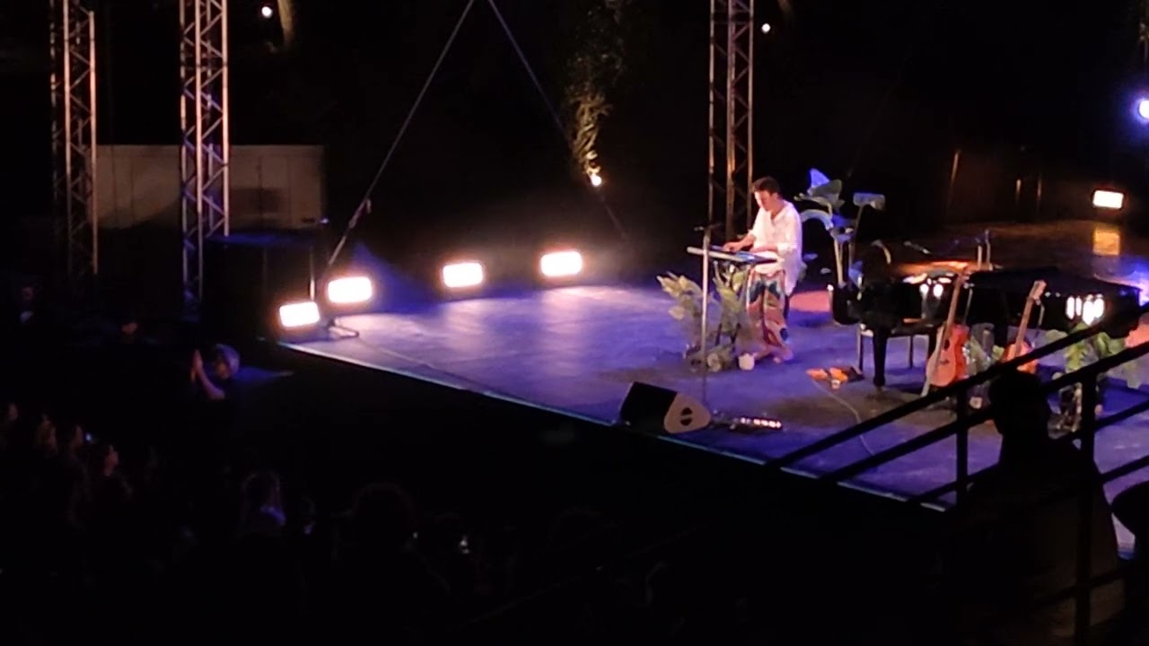 Jacob Collier - Bridge over troubled water, Athens July 13th