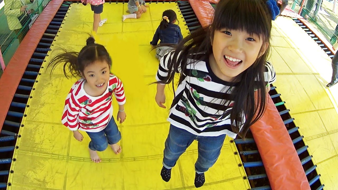 Kan & Aki 家族でこども遊園地に行ってきたよ♪ Family Fun