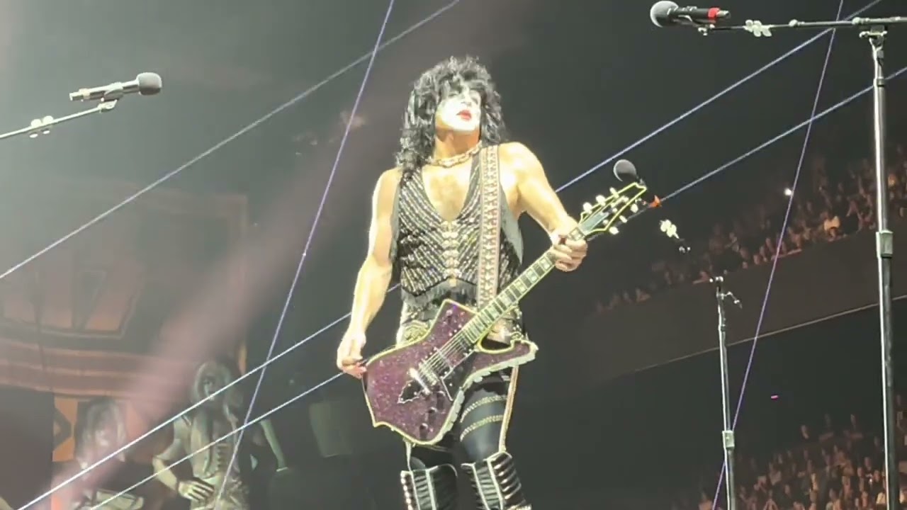 Multicam KISS Love Gun Live in the Ziggo Dome Amsterdam 2022 End of the Road World Tour