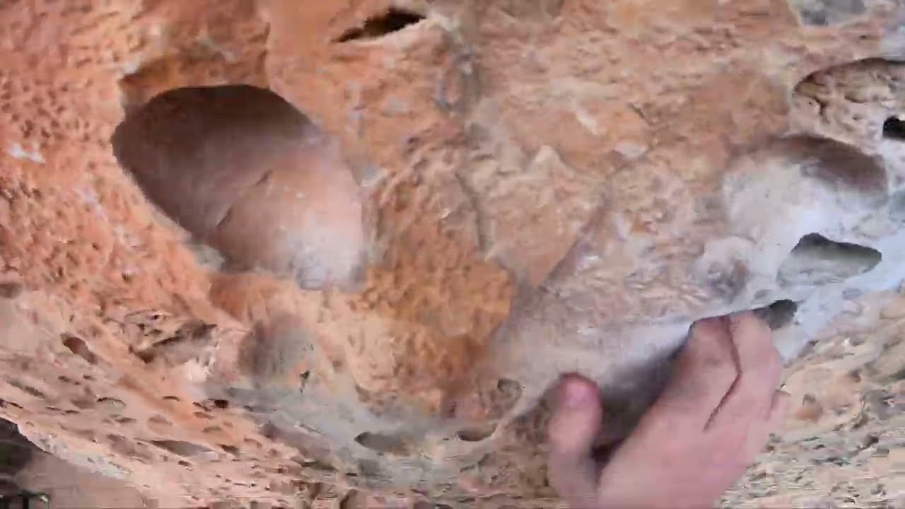 Climbing in Margalef at Can Torxa, Route Brigada txocolata, 6c (7+/8- UIAA)