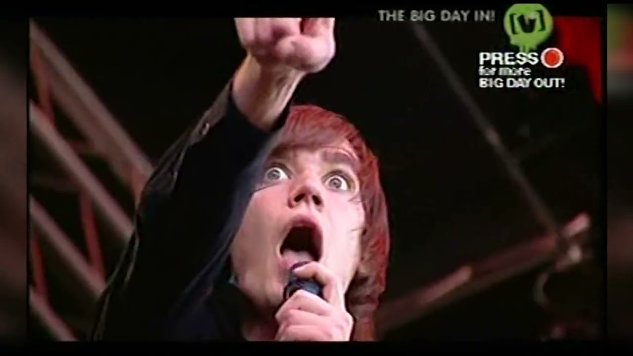 The Hives - Two-Timing Touch and Broken Bones (Live - Big Day Out, Sydney, Australia, 2005)