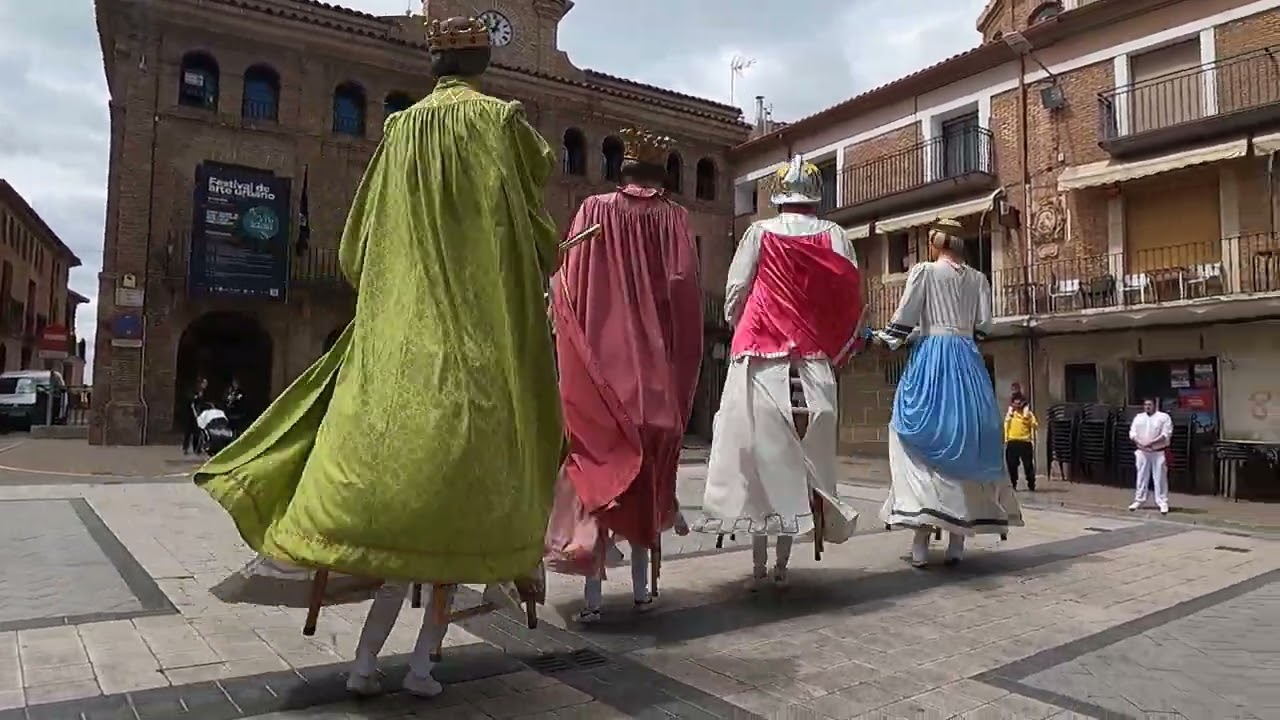 Vals Dia Trashumancia Villafranca 2023. Comparsa gigantes Villafranca