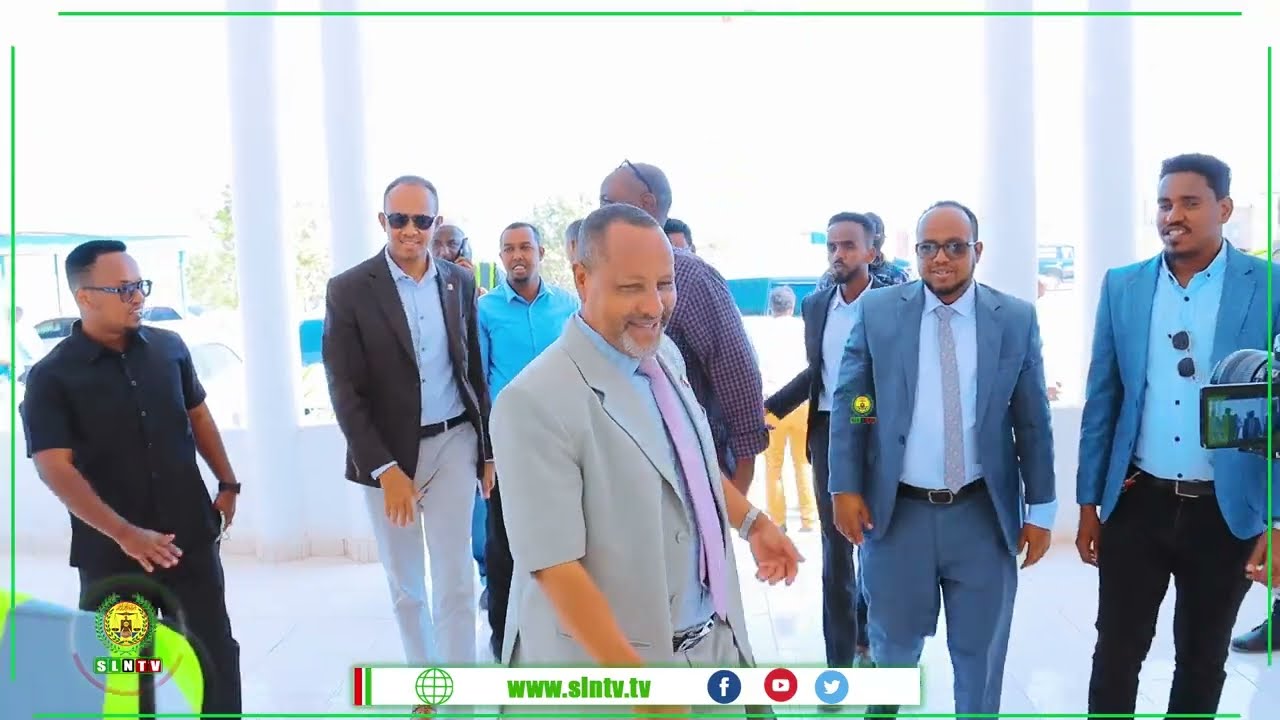 Wasiirka Wasaaradda Ganacsiga JSL oo safar shaqo ku tagey ayaa booqday xarumaha laamaha dawladda.