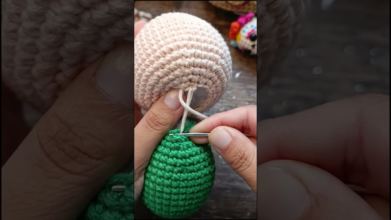 Como unir cabeza y cuerpo de mi amigurumi✨ #shorts