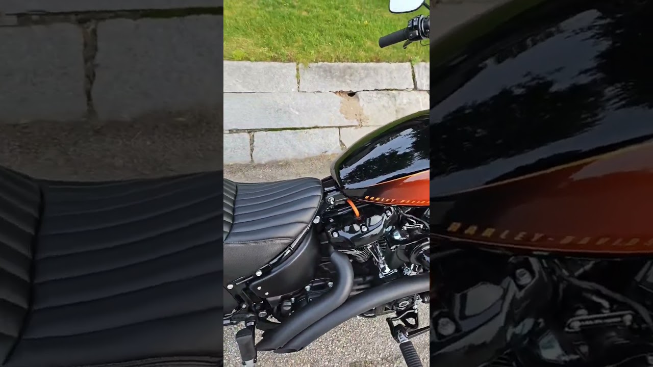 2022 harley davidson streetbob 114 fxdds. Custom  bassani exhaust.