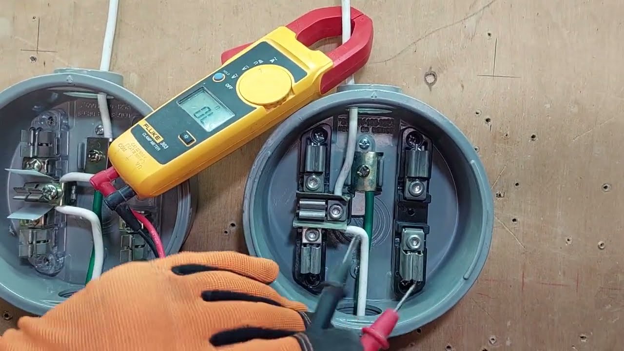 2 formas de CONECTAR el CABLE NEUTRO en la QUINTA TERMINAL en la BASE del MEDIDOR, con 220 VOLTS...