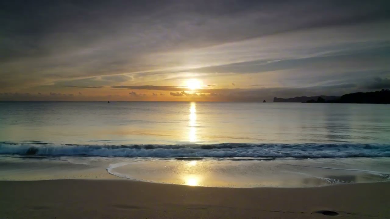 Calm Sea at Dusk | Relaxing Wave Sounds | 8 hours