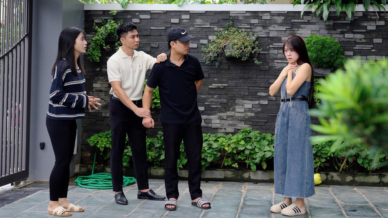 GÁI XINH PHÔNG BẠT LỪA DỐI CHỦ TỊCH VÀ CÁI KẾT