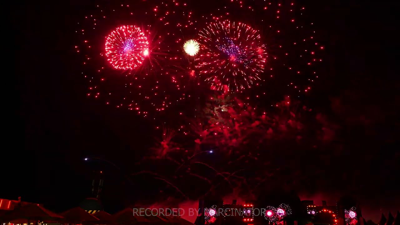 POKAZ FAJERWERKÓW NA BALTIC DRIVE FESTIVAL 2025 -  SUREX - Polska