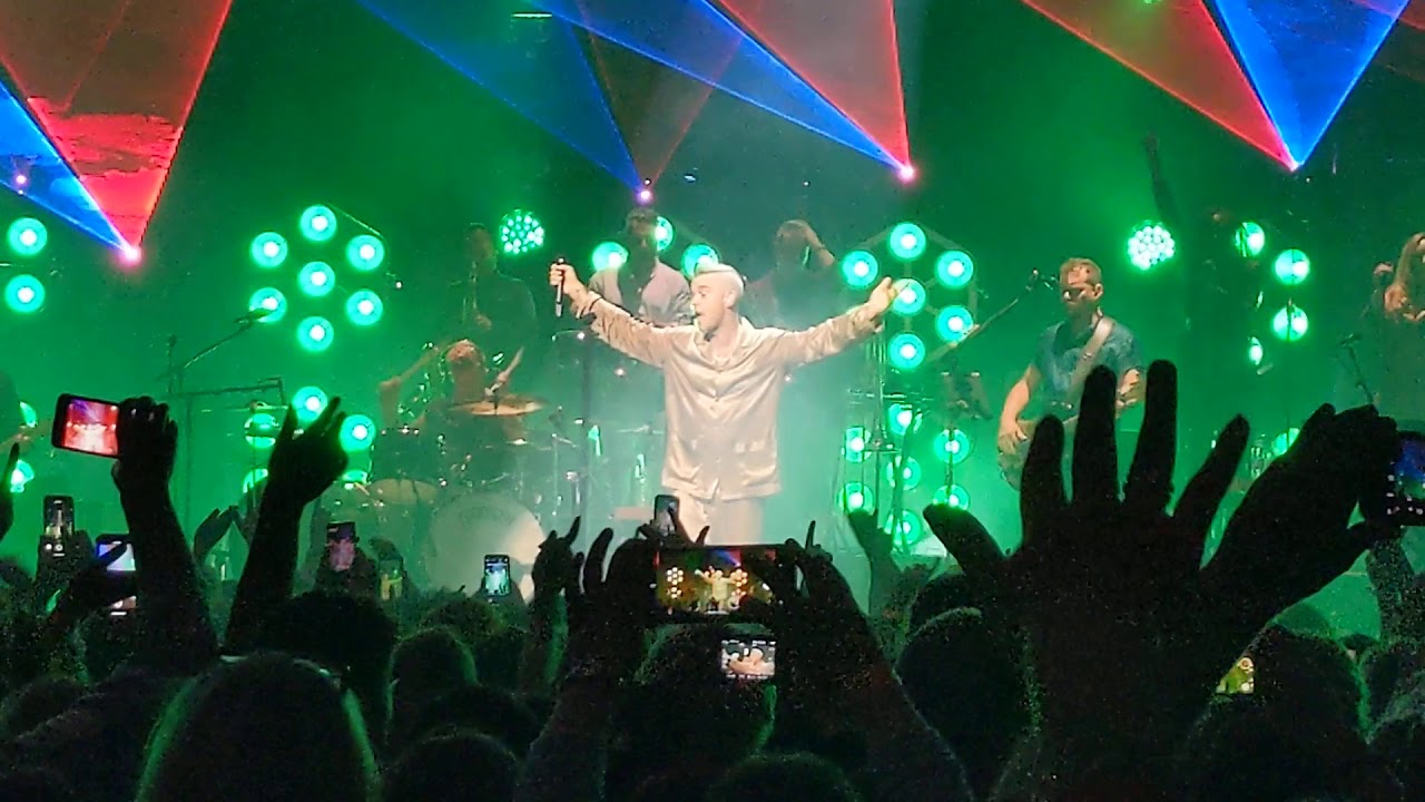 Robbie Williams - I Just Want People To Like Me (Live at the Roundhouse - 07/10/19, Under the Radar)