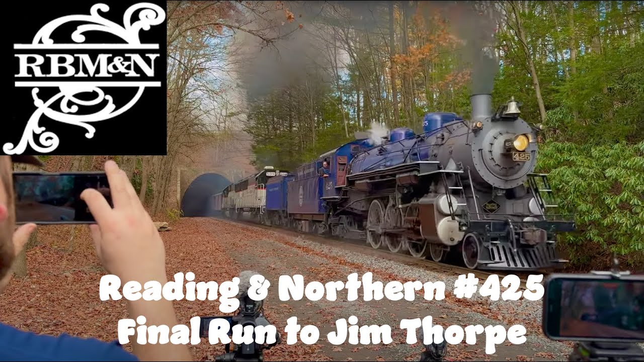 Reading & Northern 425 Autumn Leaf Express