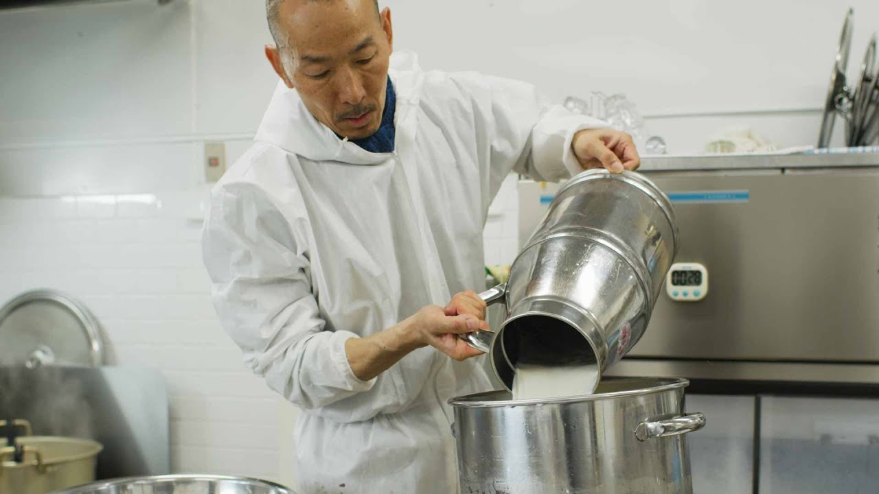 命をかけてチーズを作る男。日本で唯一の水牛モッツァレラ工房
