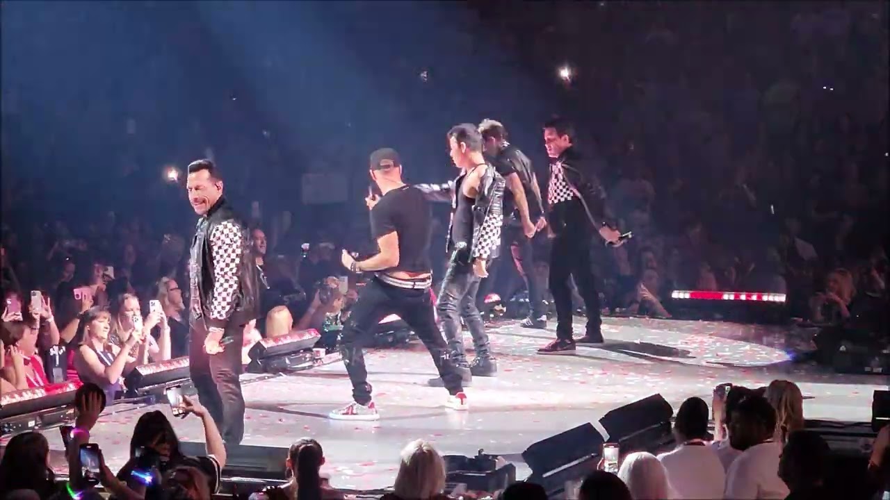 New Kids on the Block: The Right Stuff #MixtapeTour2022 - 6/25/2022