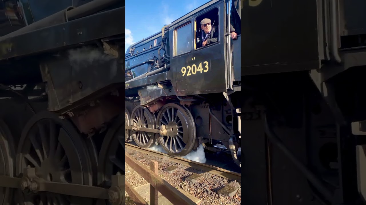 Single Chimney 9F 92134 #train #british #trainspotting #expresstrain #steam #steamgala #freight #gcr