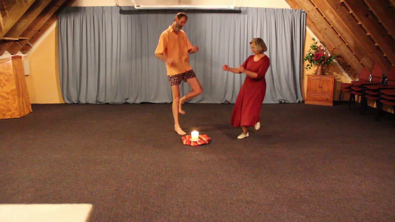 Cape Town Circle Dance: Manhungetunge