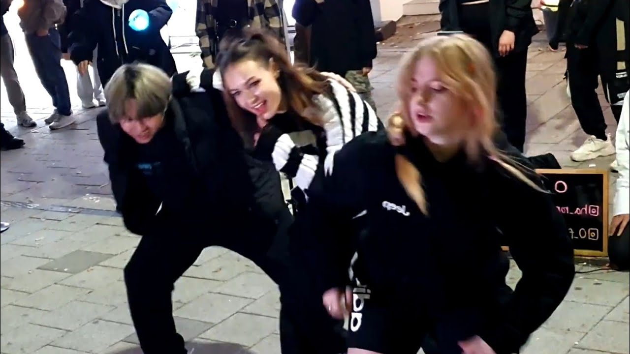 MONDAY. BLACK MIST. WITH HARANG. BEAUTIFUL FANTASTIC. HONGDAE BUSKING.