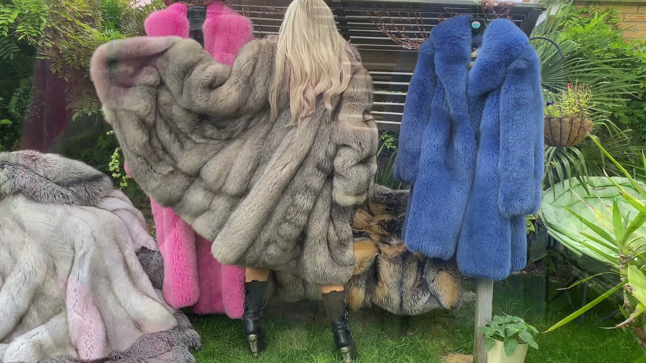 XXL Fur coat winter fashion @LoraFox