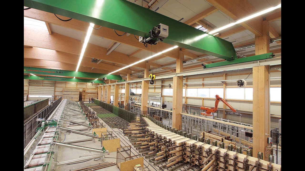 Brettschichtholz-Herstellung bei Schaffitzel Holzindustrie