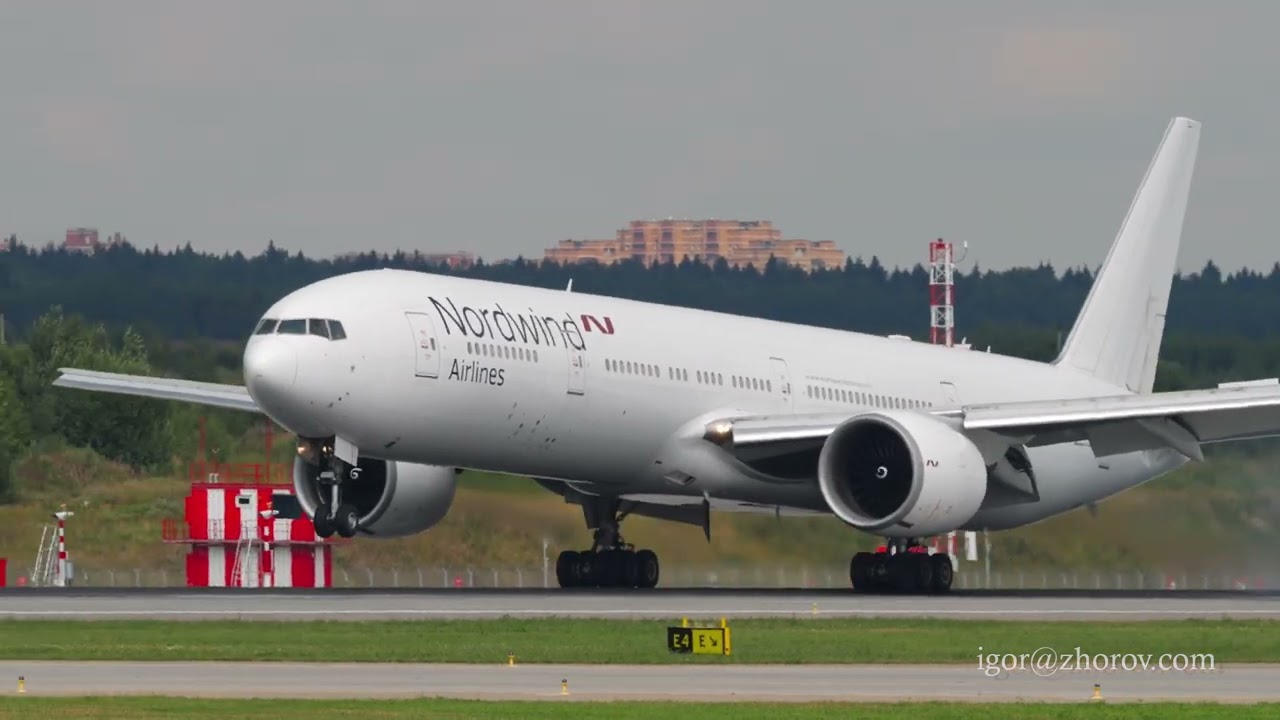 Boeing 777 of Nordwind Airlines landing