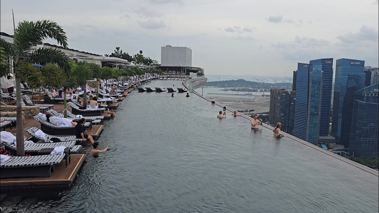 CE LA VI Singapore – Iconic Rooftop Views & Luxury Dining
