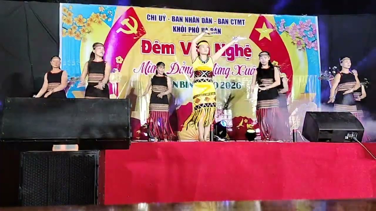 MÚA Thị Trấn Sương Mù | Phụ Nữ Hà Bản