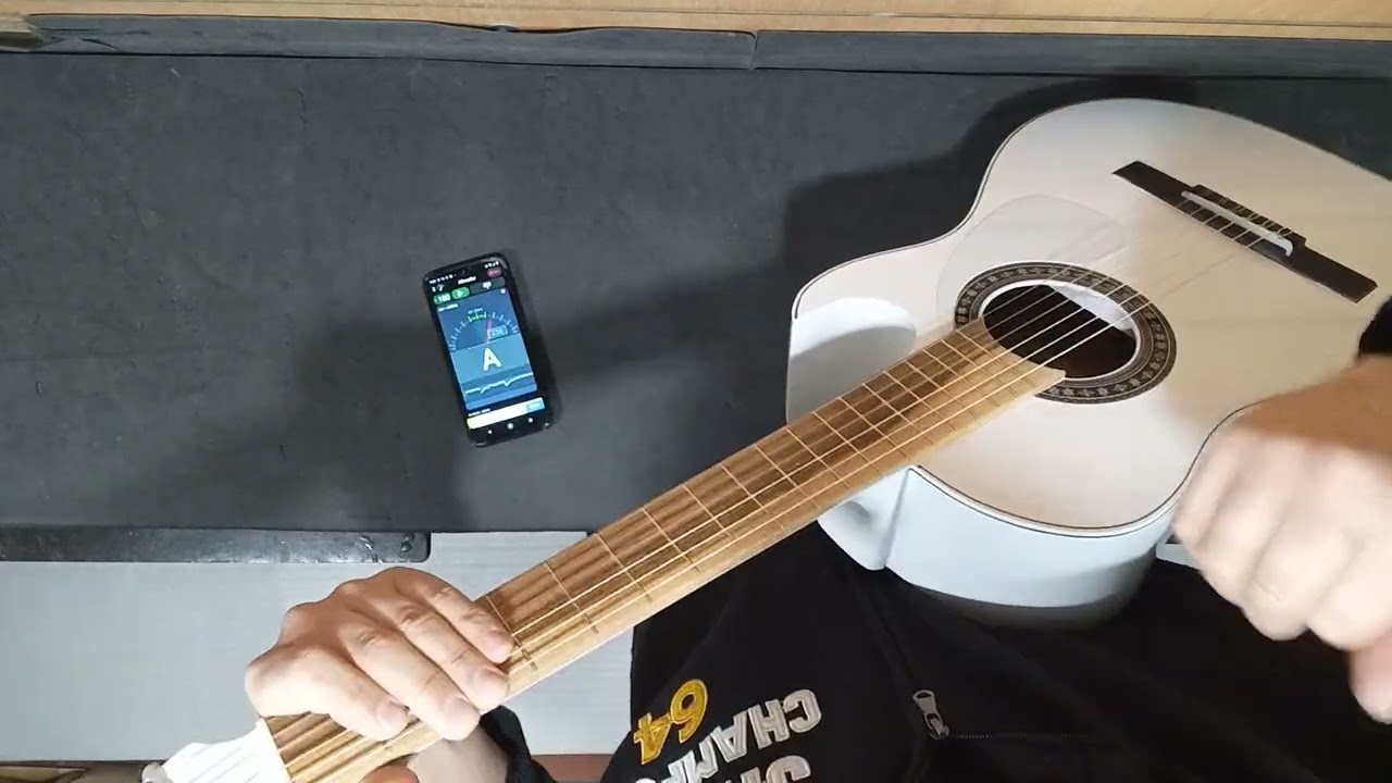Guitarra acústica 'Arbey Guitars' madera de cedro blanco y guayubira 184529