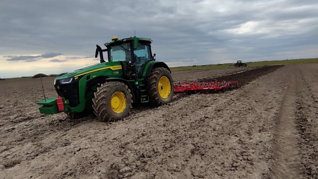 Utilaj nou după JohnDeer 8R 340