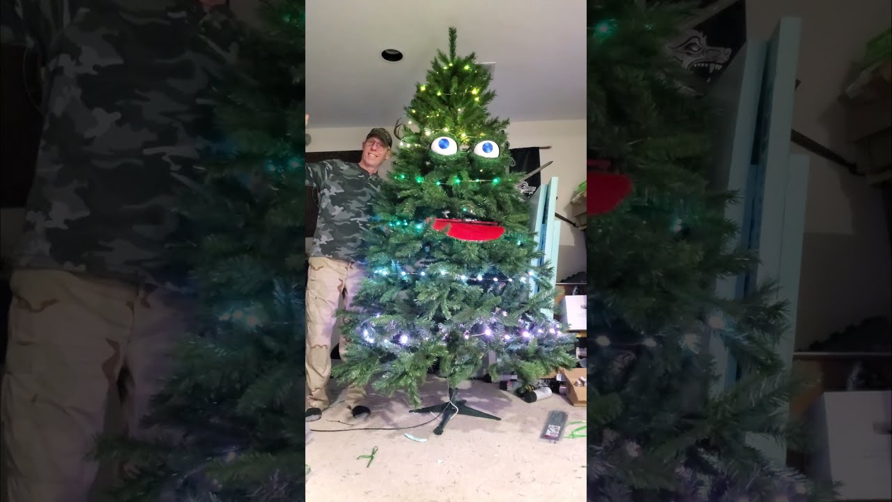 Full Size Singing Christmas Tree