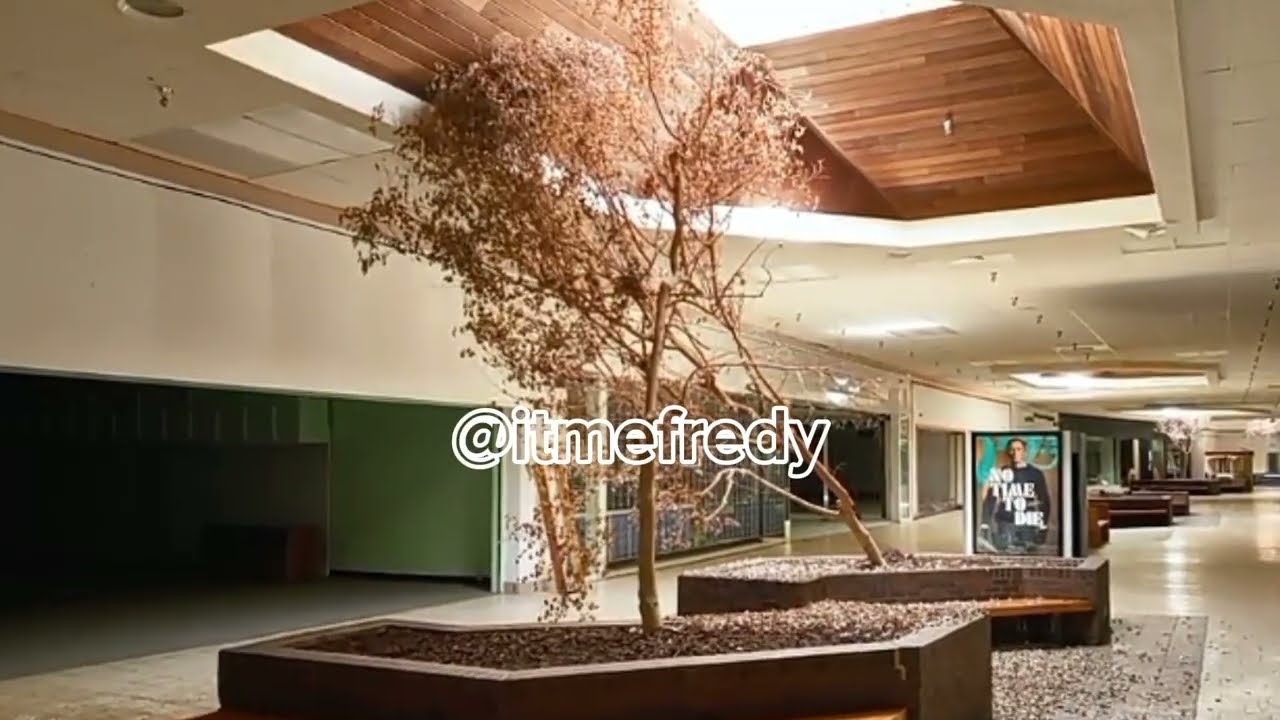 Shoppes At Riverside Mall Aberdeen, WA (Abandoned mall) (SHOWING THE INSIDE!! 😳)