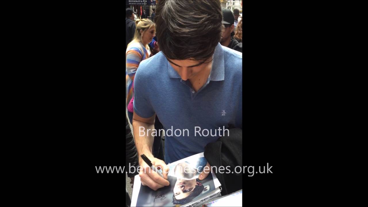 Brandon Routh signing autographs in NYC on the 18th May 2016