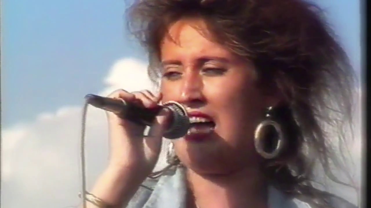 Anne Haigis beim 'Anti-WAAhnsinns' Festival 1986   in Begleitung von Ralf Schübel
