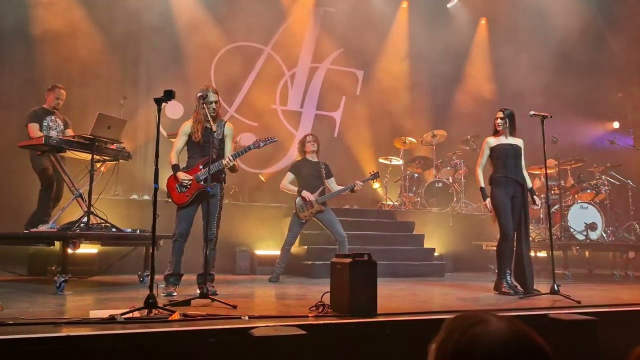 After Forever Wings of Illusion 5-10-2025 013 Tilburg Reünie concert 