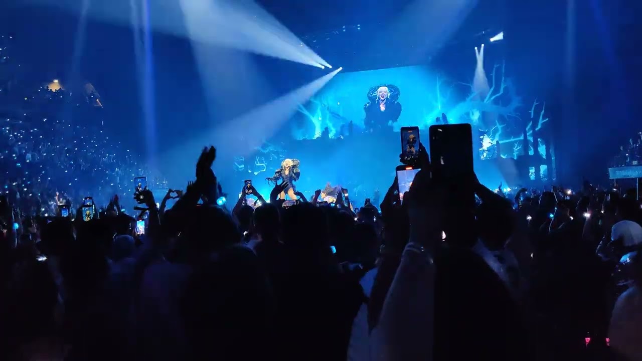 Lady Gaga - Applause/Just Dance (Mayhem Ball Tour, Live in Las Vegas 7/18/25)