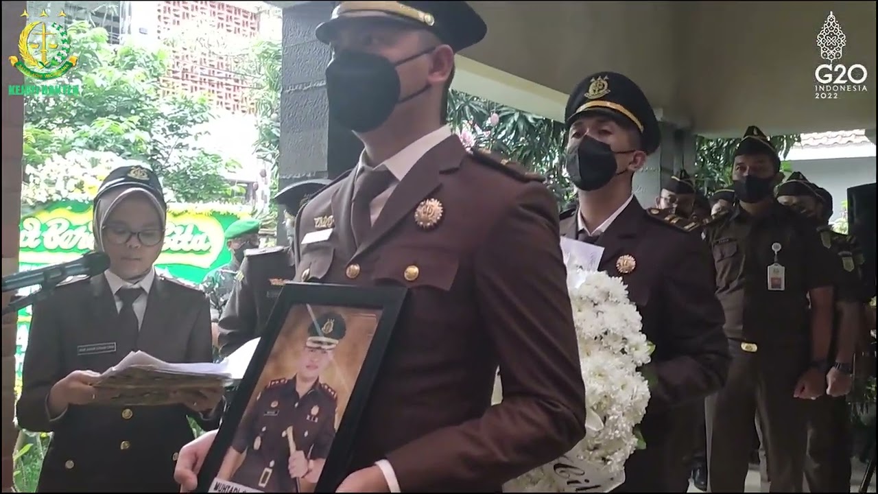KAJATI BANTEN PIMPIN UPACARA PEMAKAMAN ALMARHUM MUHTADI, S.Ag.,SH.,MA.,MH ATASE HUKUM KBRI DI RIYADH
