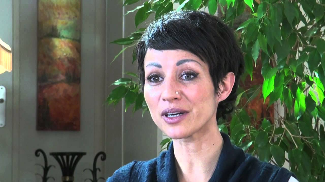 Le Pouvoir de l’Accueil - Renaître en un seul instant - Nassrine Reza par Debowska Productions